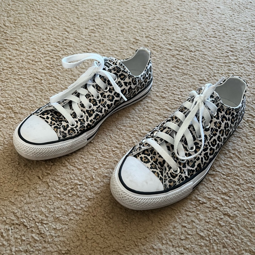 Converse Leopard sneakers